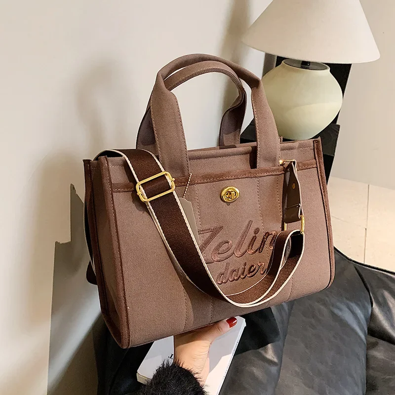 Fashion Large Capacity for Women 2024 New Pure Color Artistic Casual Tote Advanced Texture Shoulder Bag