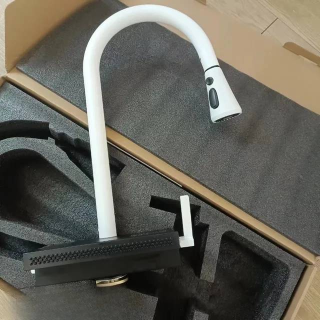 จอแสดงผลดิจิตอลอัจฉริยะ Feiyu น้ําตกผักอ่างล้างหน้า Universal Pull-OUT SINGLE Hole ห้องครัวก๊อกน้ําร้อนและเย็น 5