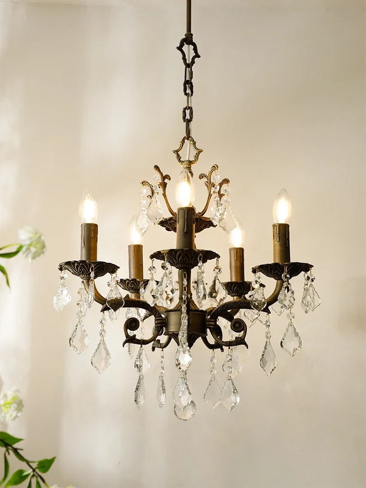 

A small American style luxury living room pendant light candle crystal room light master bedroom light retro restaurant light fi
