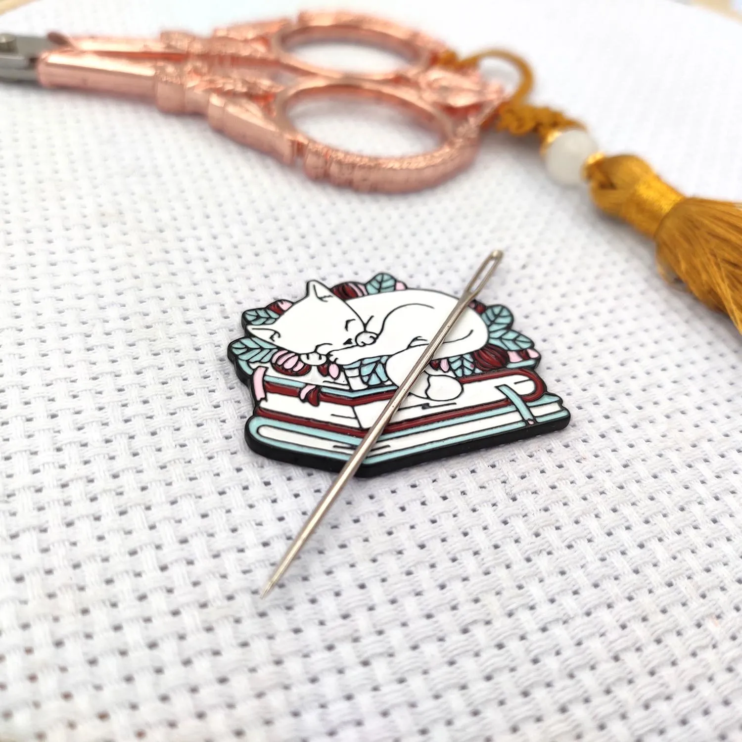 Needle Minder for Cross Stitch Magnetic Needle Keeper Finder Cute Kitten Sewing Magnet Embroidery Accessories Cross Stitch Tools