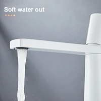 ก๊อกน้ําอ่างล้างหน้าห้องน้ําโมเดิร์นสแตนเลสผสมก๊อกดาดฟ้าติดตั้งก๊อกน้ําร้อนและเย็นก๊อกน้ําอ่างล้างจานสําหรับห้องน้ํา 4