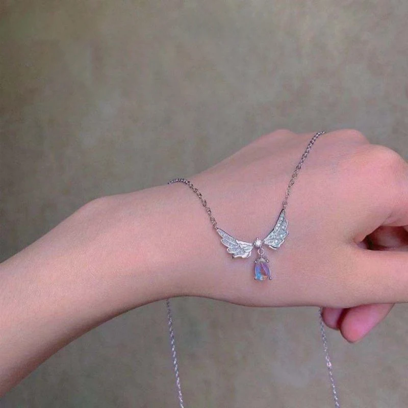 Elegant Angel Wings Sparkling Crystalline Necklace