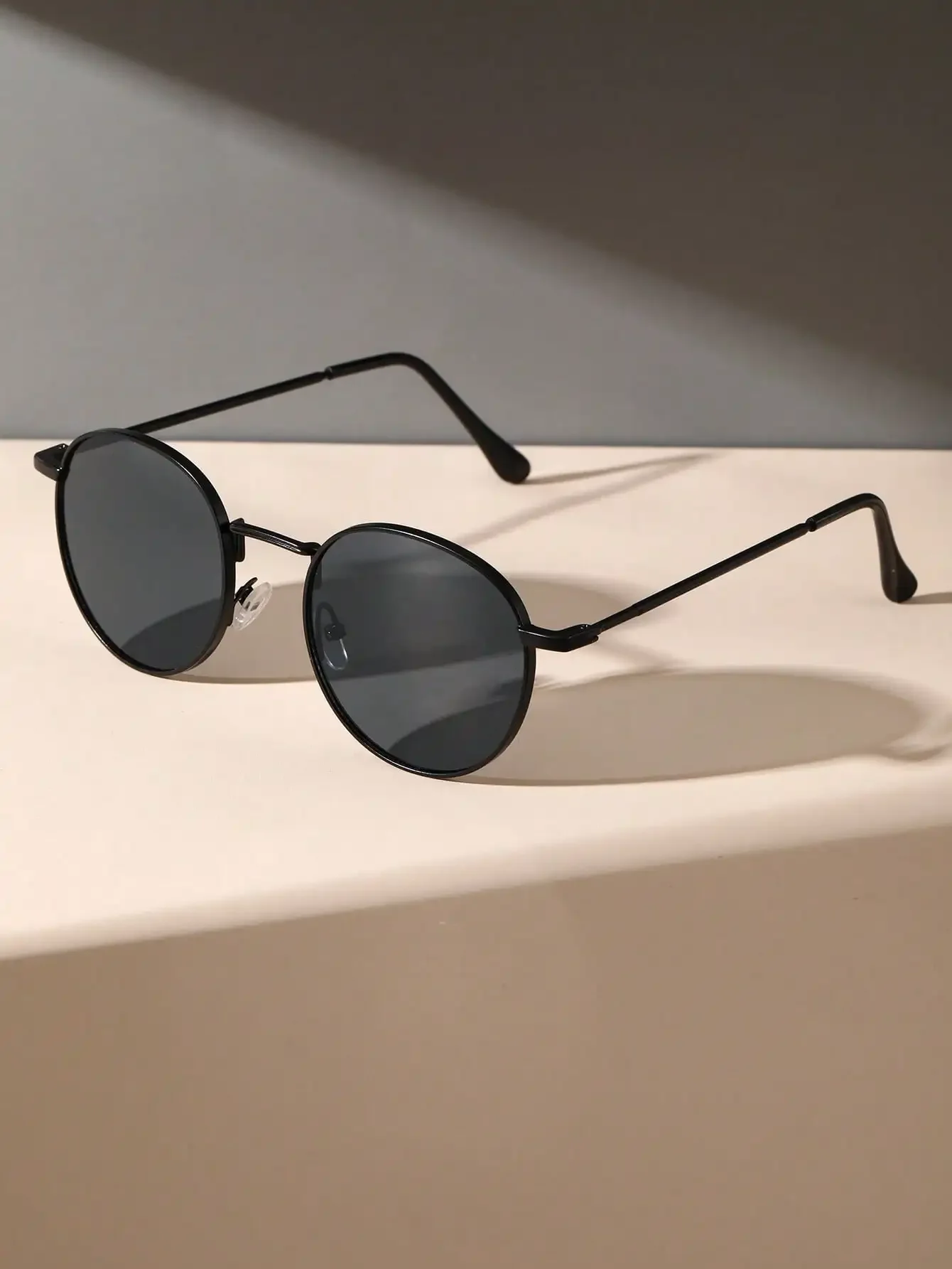 1PC Unisex Metal Round Frame Vintage Y2K Casual Sunglasses For Outdoor Daily Vacation Driving Clothing Accessories 3