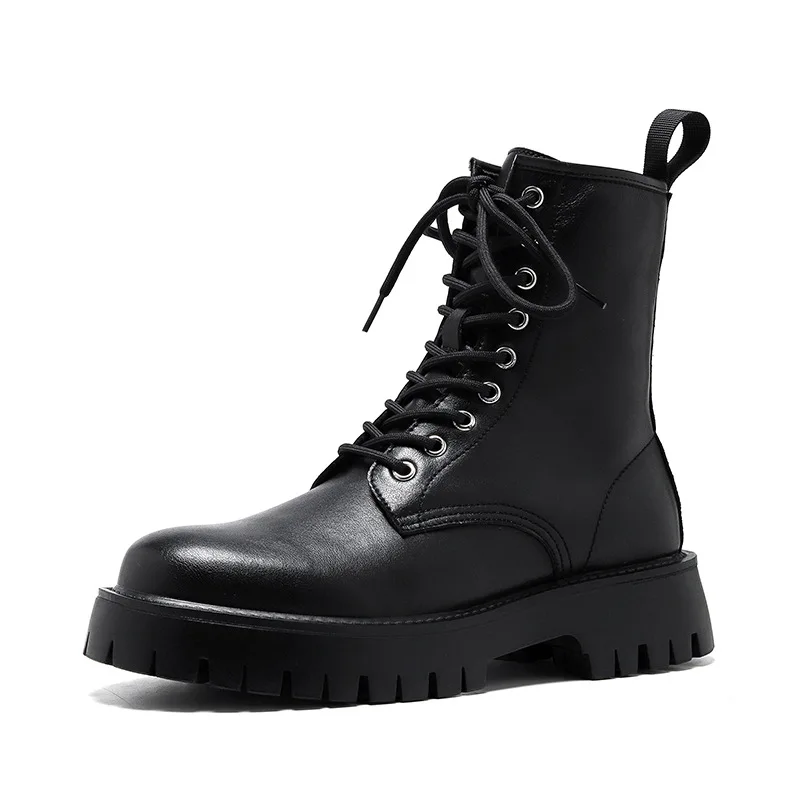 Botas negras para hombre hechas de cuero genuino calzado para hombre sobre  un fondo blanco zapatos para hombre de invierno 2022