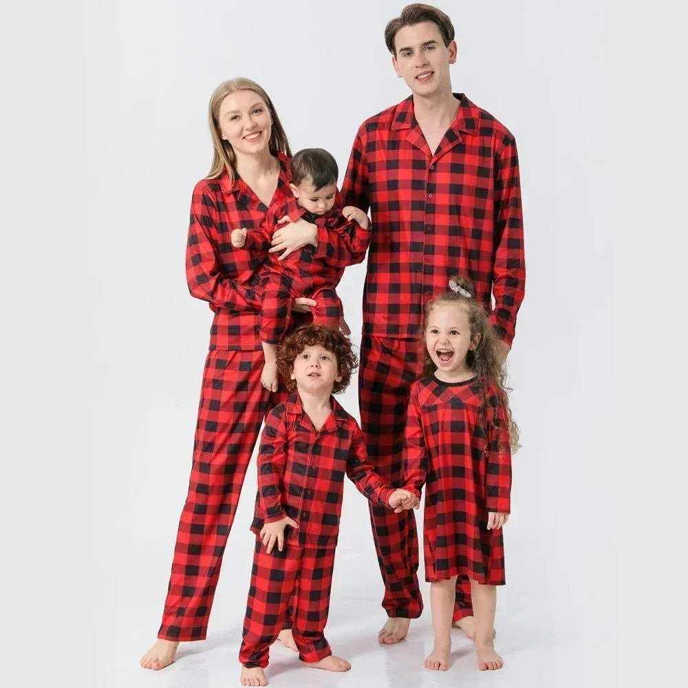 thumbnail image 2 of Conjuntos navideños a juego de alta calidad para la familia, pijama con botones y estampado a cuadros, mameluco para bebé, ropa de casa de manga larga, aspecto navideño, 2 of 5