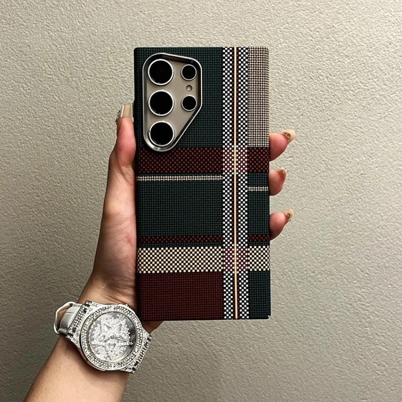 Luxurious Carbon Fiber Relief Texture Magnetic Case with Alloy Lens, Wireless Charging Compatible