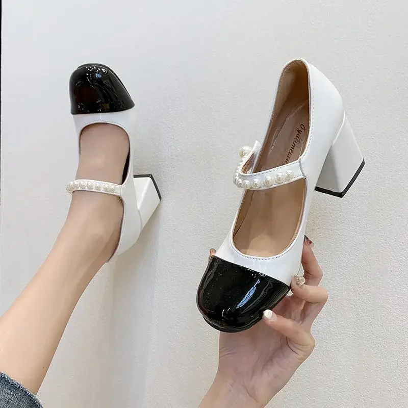 2023 Women Pumps Sandals High Heels ShoesSquare Toe Retro Leather Sandals Black White Patchwork Walking Shoes Retro Female 3
