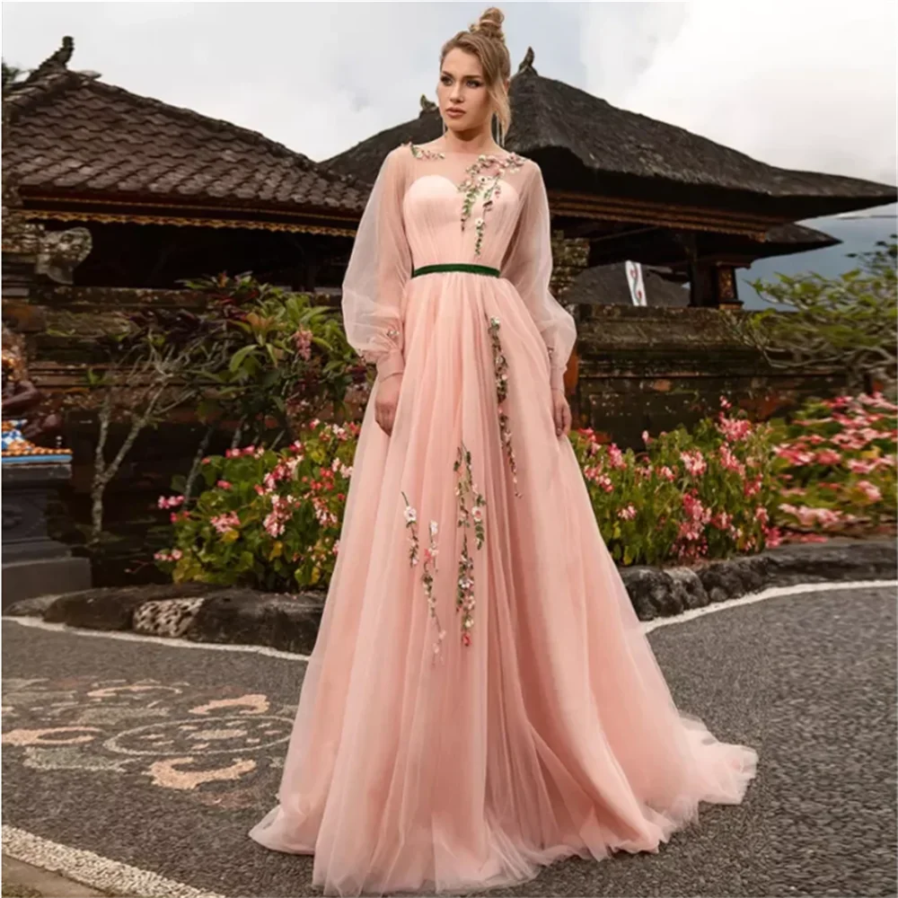 Рисунок 2 - Женское платье без бретелек