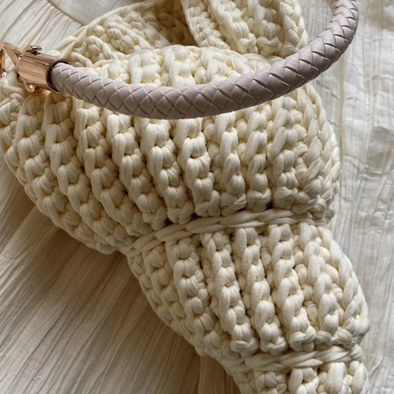 Creative Conch Shaped Crochet Women Shoulder Bags Funny Cute Pearls Chain Shell Crossbody Bag Handmade Novelty Small Purses