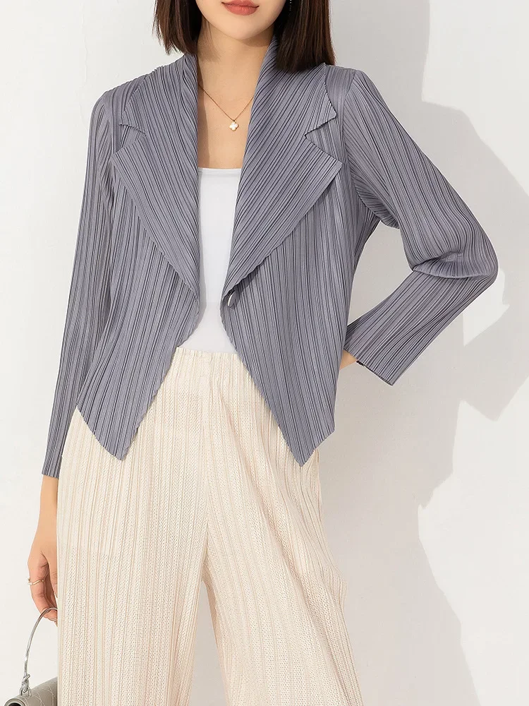 Miyake Pleated Coat Women's Early Autumn New Style 2023 Fashionable Versatile Suit Collar One Button Temperament Short Suit Top 4
