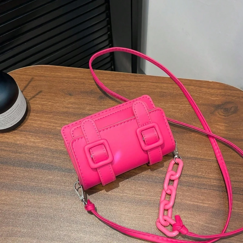2025, modische Miniatur-Crossbody-Tasche in Lippenstiftform für Damen im Herbst/Winter, vielseitige kleine Umhängetasche – Detail 7