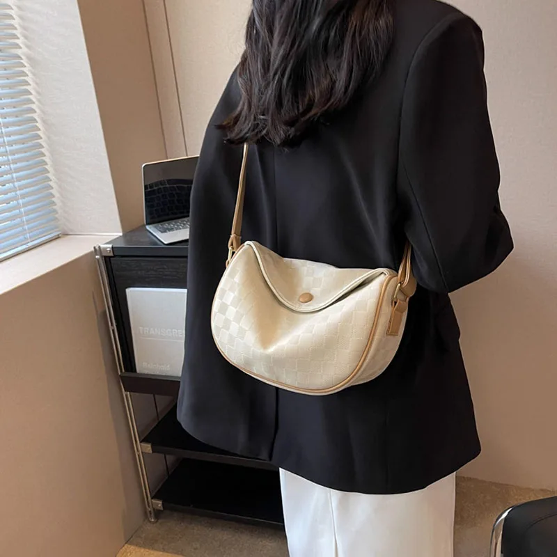 crossbody bag dumpling single shoulder 2023 summer new fashion messenger bag large capacity travel cosmetic bag