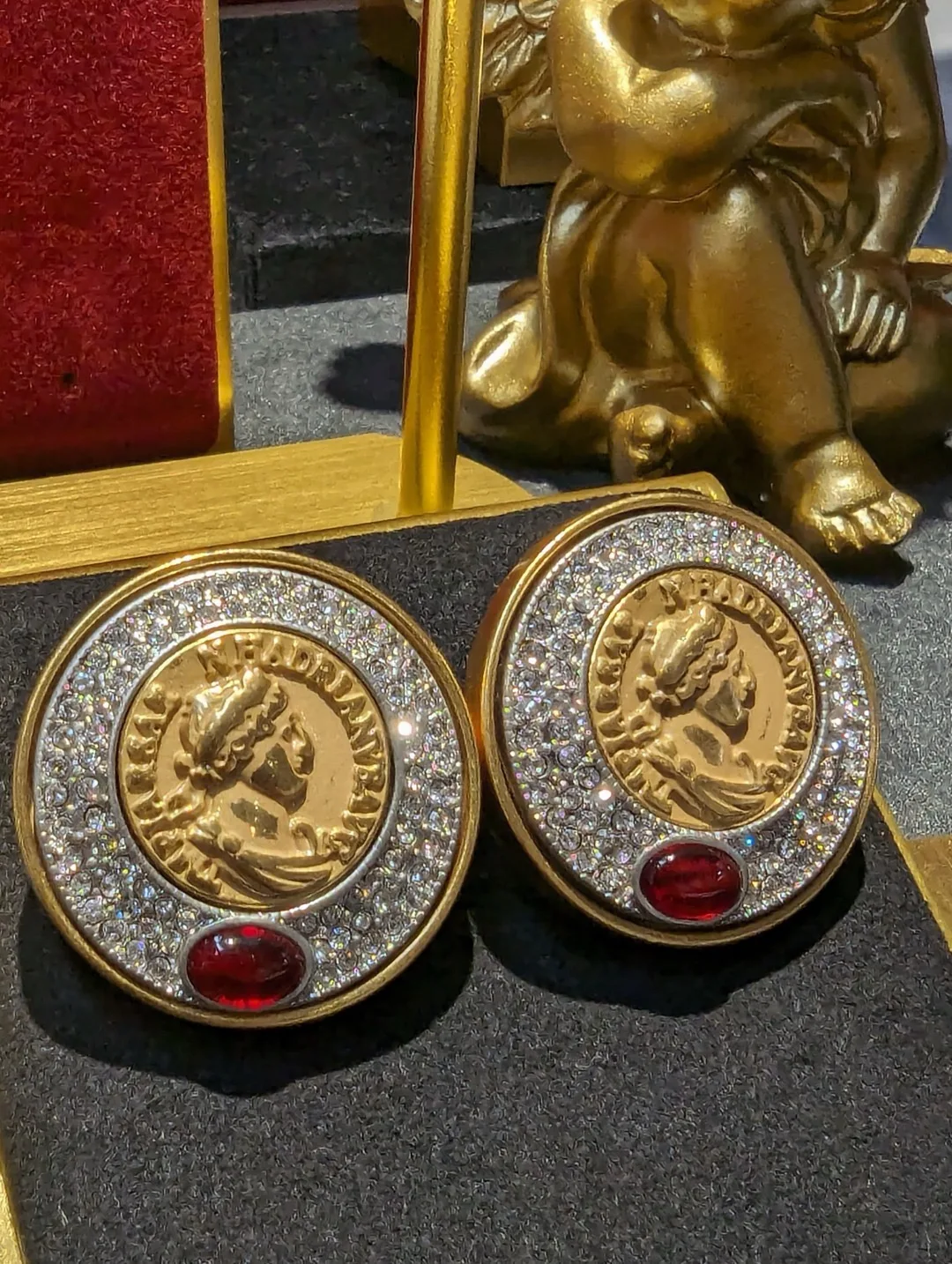 european-and-american-retro-glass-round-high-end-and-beautiful-human-head-coins-exquisite-earrings