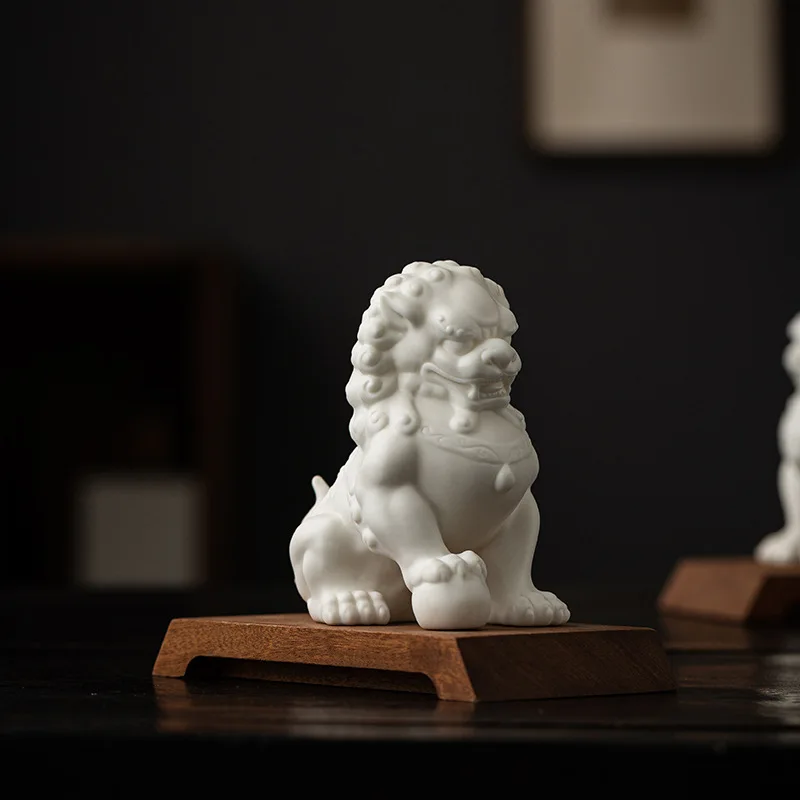 Creative ceramic lion ornaments for decoration, living room, entrance, foyer, indoor desktop decorations