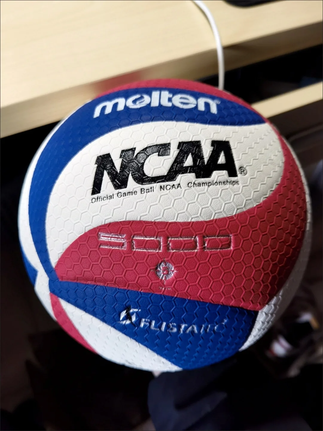 MOLTEN USA NCAA 5000 OFFICIAL GAME BALL NCAA CHAMPIONSHIPS VOLLEYBALL
