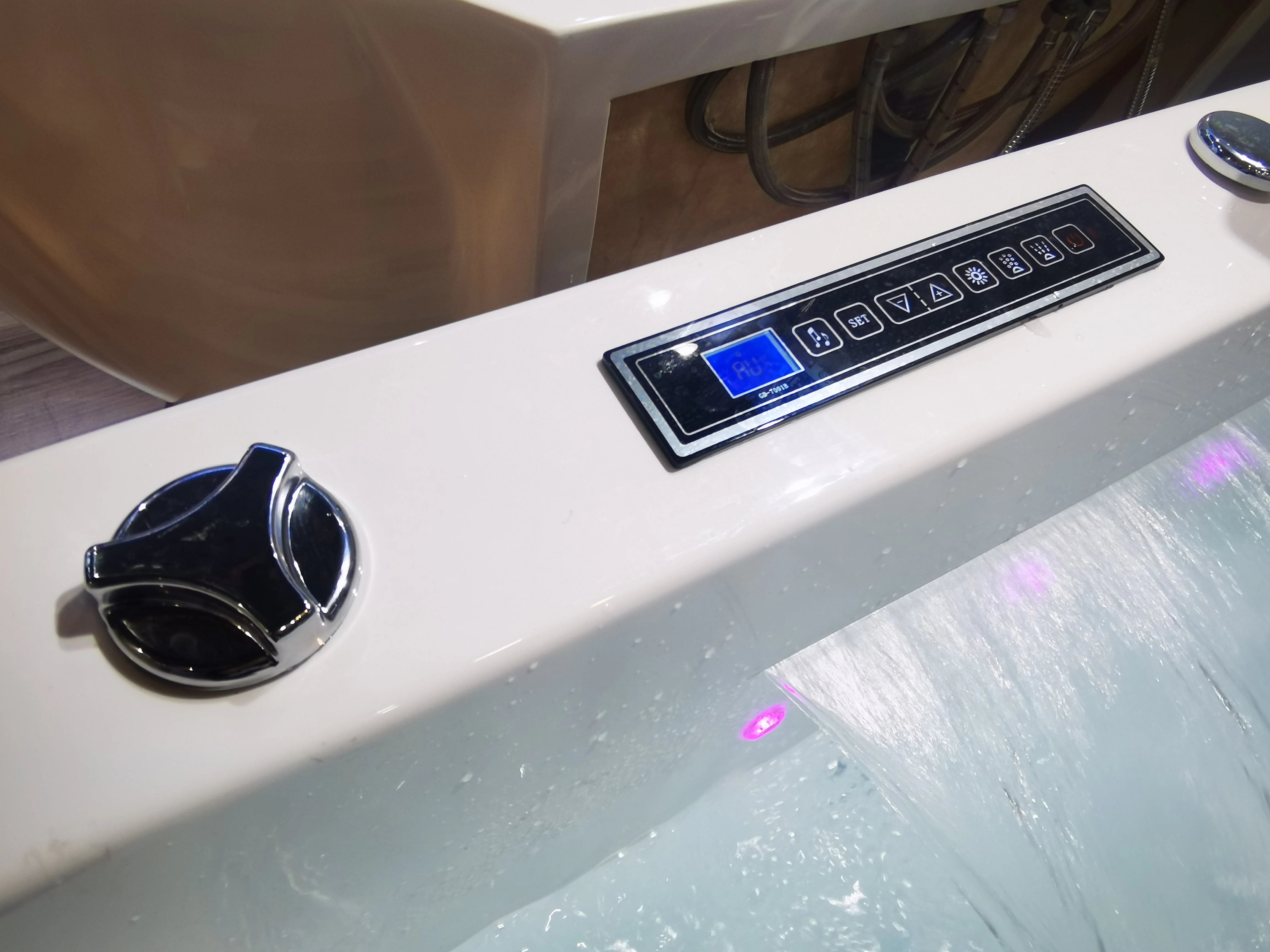Luxury Freestanding Acrylic Outdoor Hot Tub Designed Rectangle Bathroom Pool Spa Whirlpool Soaking Massage Bathtub