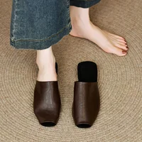 Femmes Mules couverture orteil sandales nouvelles chaussures d'été en cuir pour les femmes mode moderne pantoufles diapositives femmes Peep orteil chaussures à talons bas 4