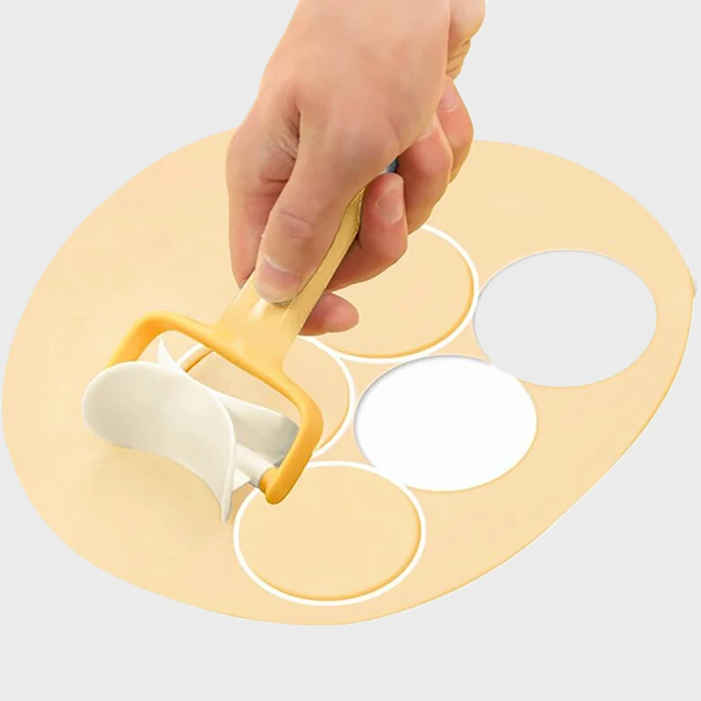 1 piece Dumpling Skin Cutting Mold Roller Cookie Cutter Dumpling Wonton Mould Handheld Rolling Dough Cutter Kitchen Gadget