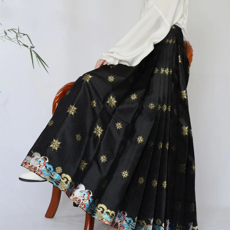 

Hanfu Dress Imitation Makeup Flower Horse Face Skirt Original Ming New Chinese Style Women's Clothing Weaving Gold Mamian Dress