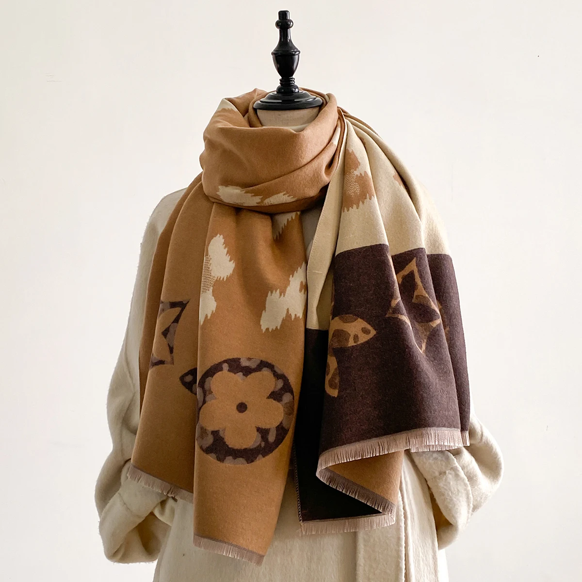 New Elegance Two-Sided Leopard Print Scarf Soft Warm Fringe Pashmina Shawl Autumn and Winter Outdoor Coldproof Windproof Blanket