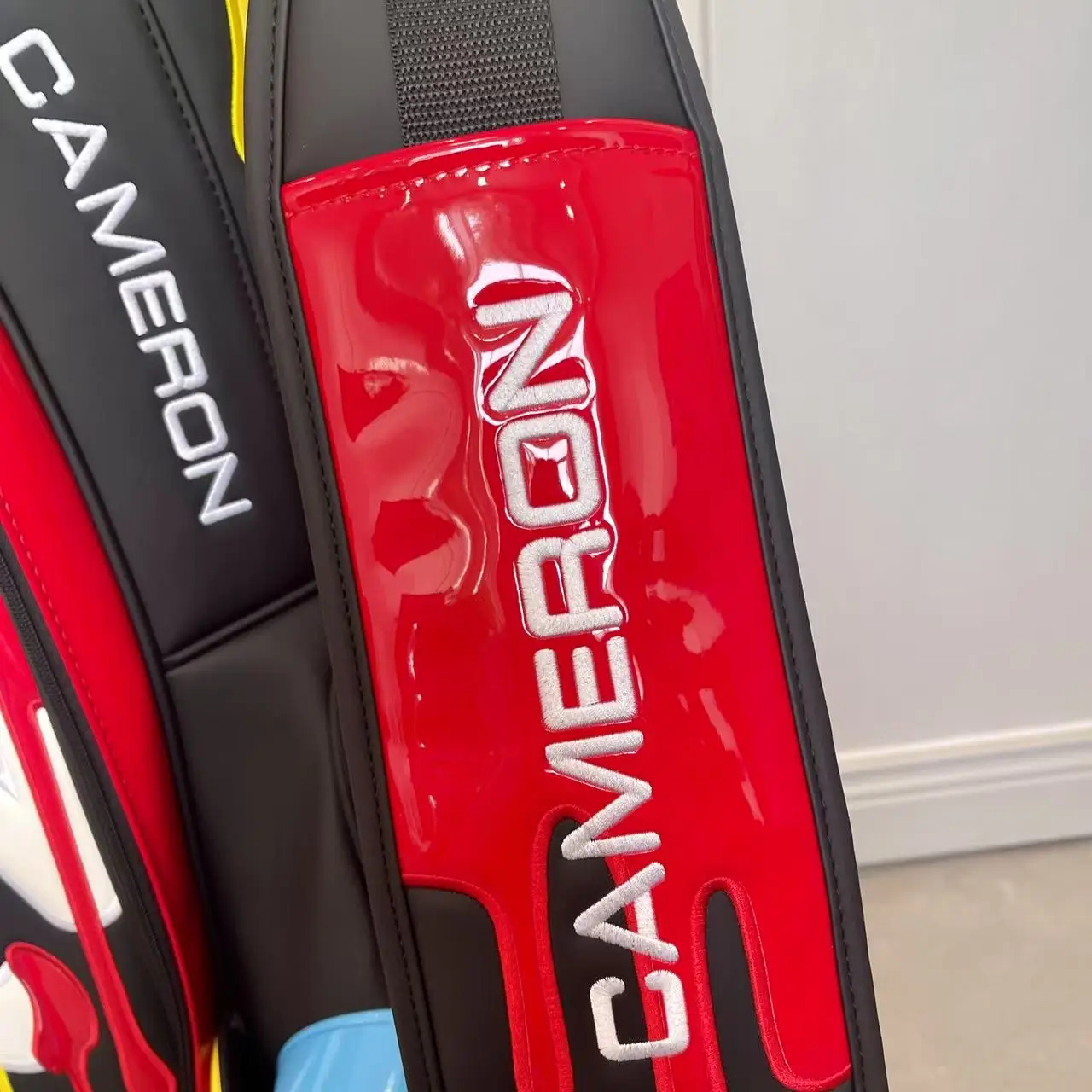 Description Picture 5 of itemGolf Bag Professional Oil Painting Art Bag for Men and Women, Golf Club Bag with Embroidery Technology.