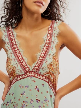 Women’s Sleeveless Lace Trim Dress Eyelash Deep V-Neck Floral Print Backless Mini Dress 3