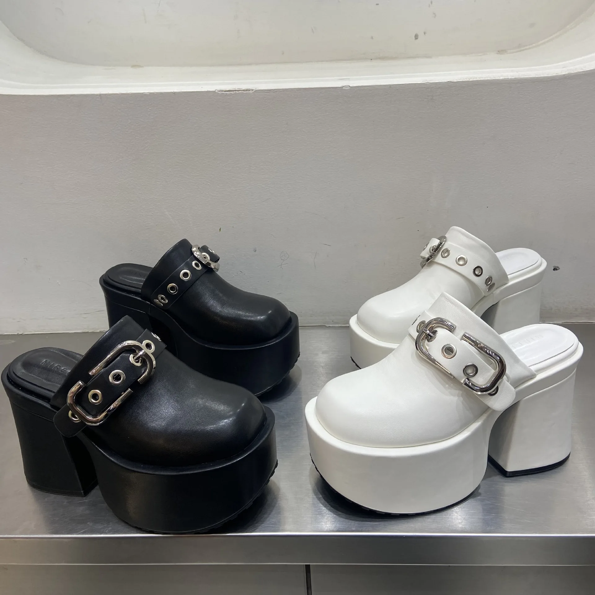 2024 New Small European and American Tall Thick Sole High Heel Metal Buckle Half Slippers for Women