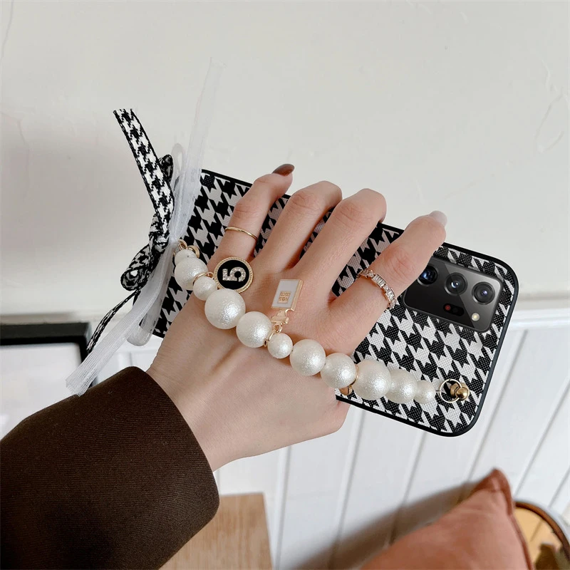 Houndstooth    ü Ｚ  A33 A13 A53 A73 A72 A03 A52 A42 A32 A22 A81 A41 A31 A71