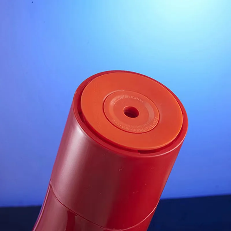 Magic suction cup will not pour water cup portable creative plastic anti-inverted non-slip anti-scalding water / bottle water bottle plastic water bottle plastic cup