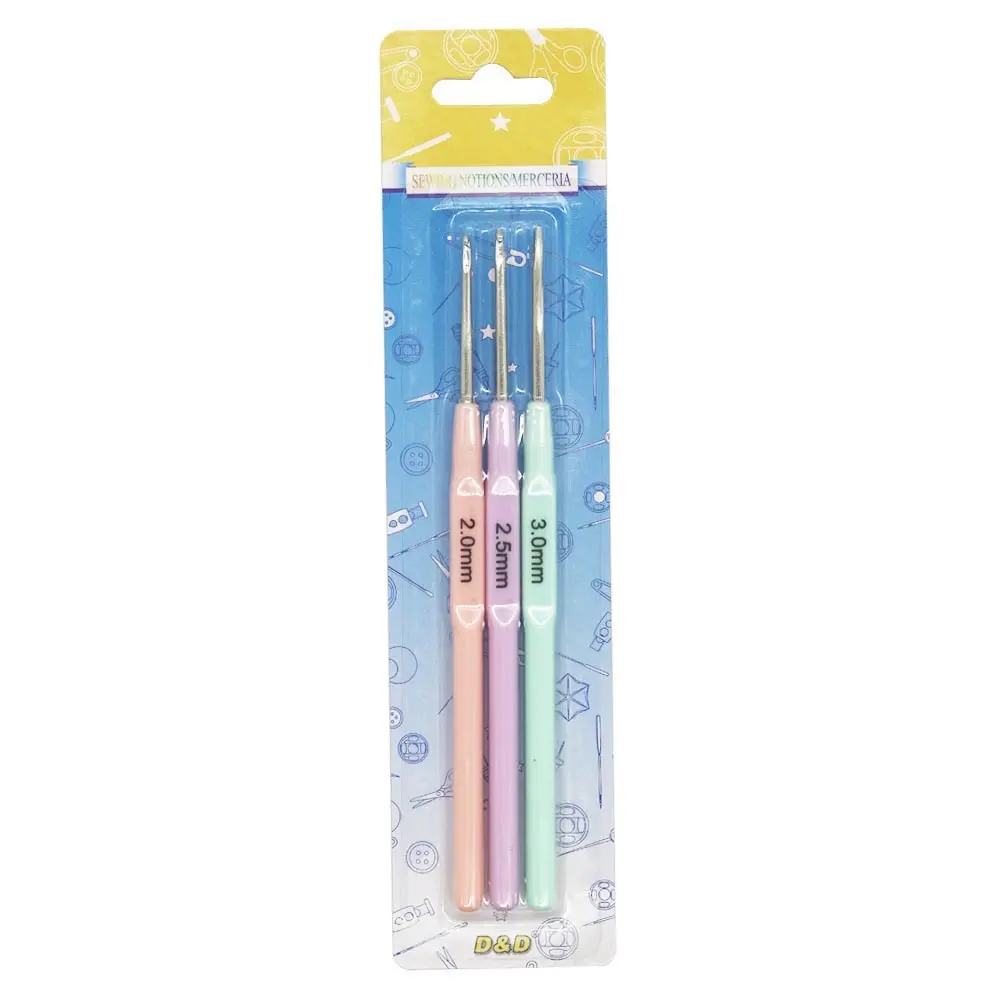 Set of 3 Crochet Hooks with Comfortable Plastic Handles for DIY Yarn Crafts
