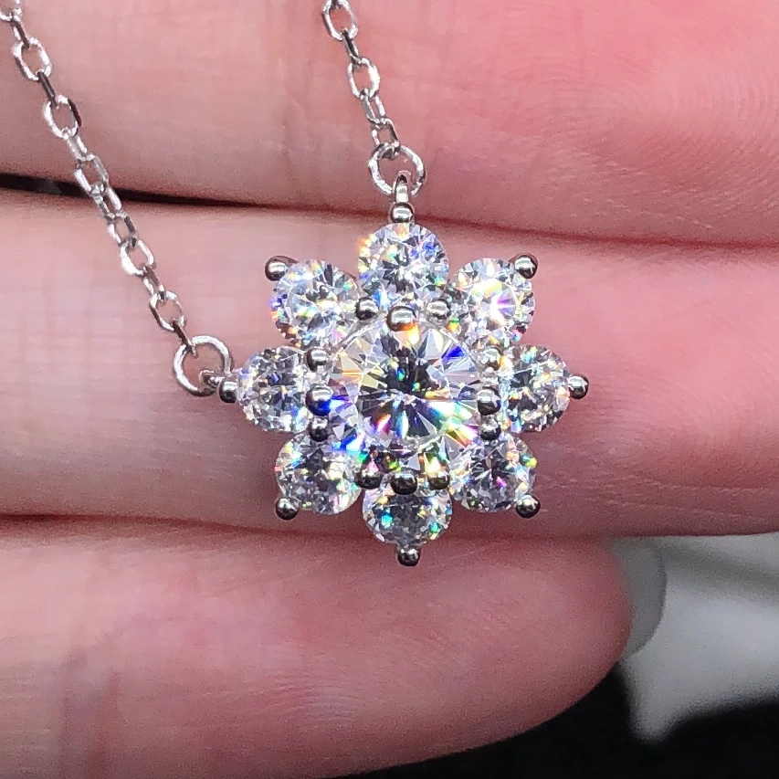 

Sparkly Test Positive 1Ct D VVS1 Round Cut Moissanite Diamond Heart Pendant Necklace Solid Platinum 950 Wedding Jewelry