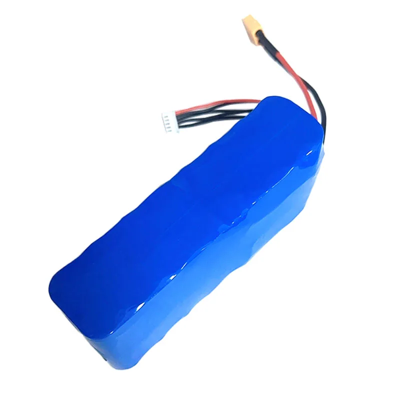 Vue détaillée de la batterie rechargeable 4S4P avec étiquette indiquant 14,8V 20000mAh