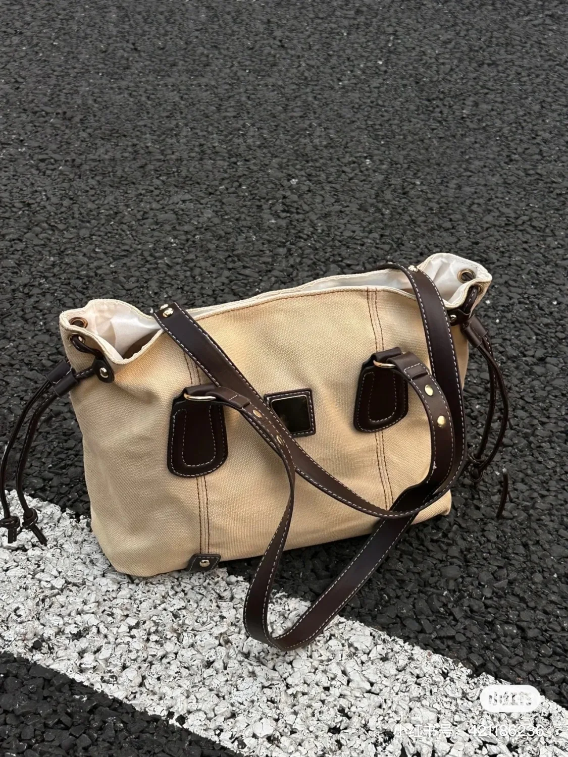 

Commuting high-capacity design, niche Tote shoulder bag