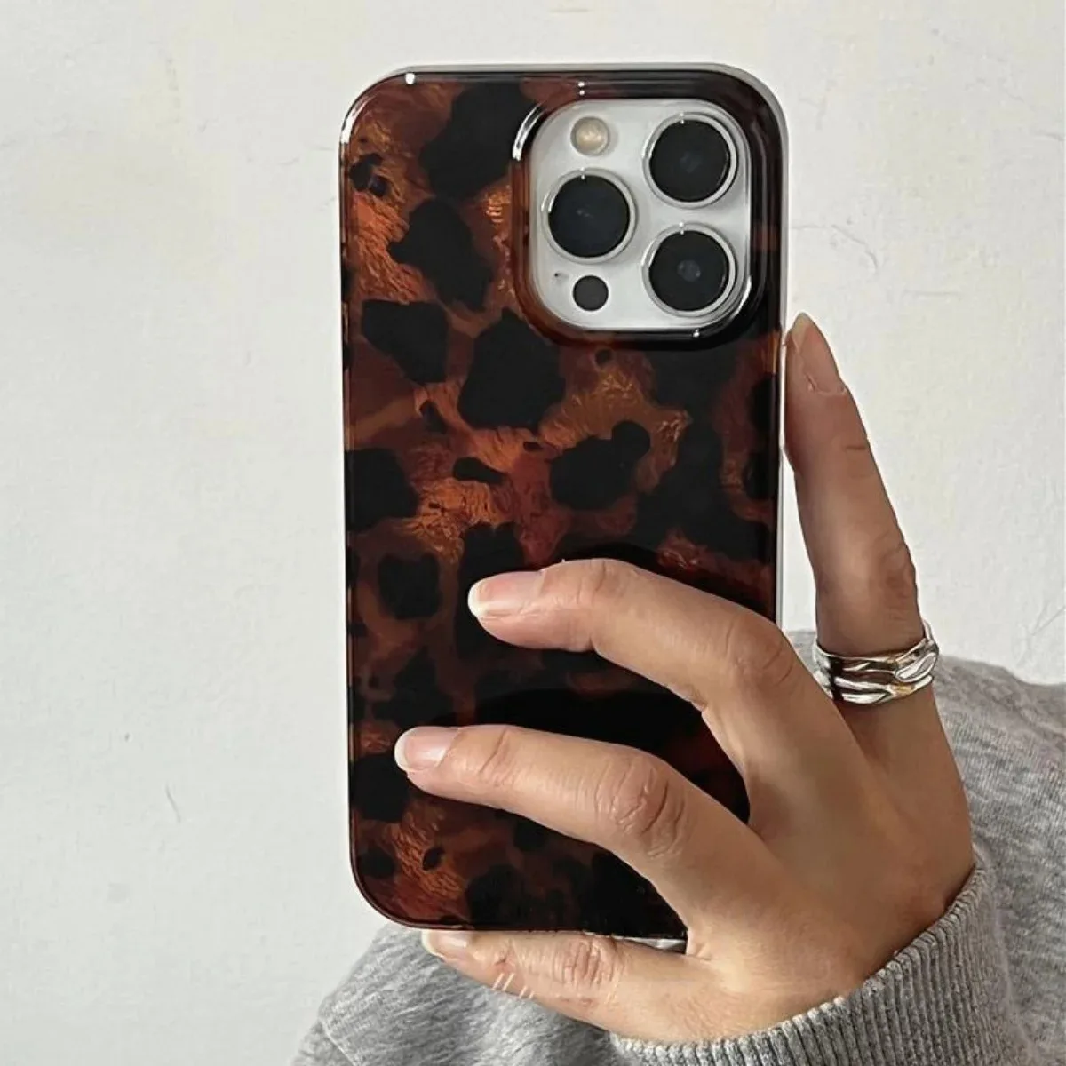 Amber Texture Leopard Print Laser Phone Case - Retro Stylish Soft Cover
