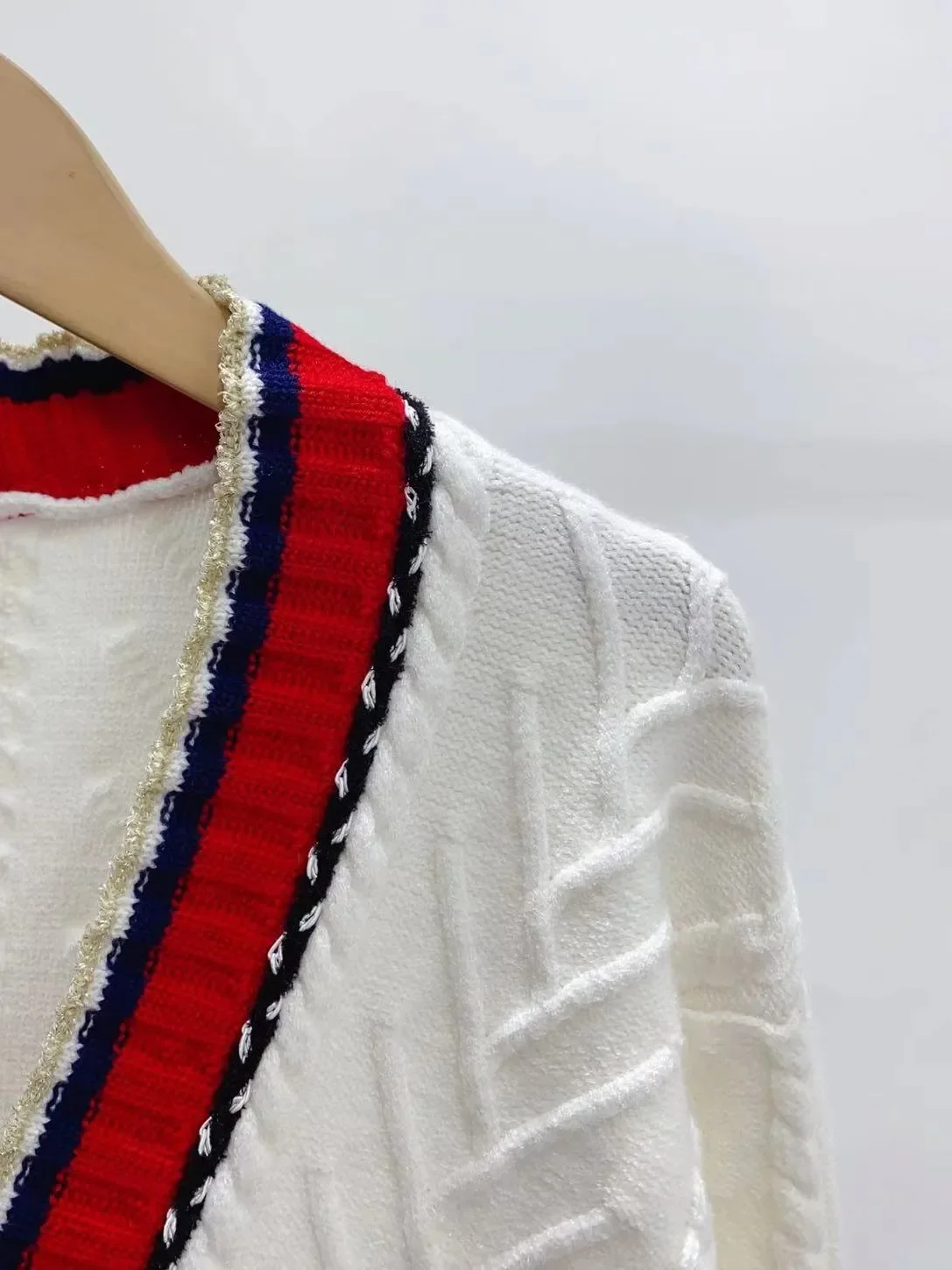 

Women Weave Stripes Patchwork Edge Single Breasted Sweater Autumn Winter Long Sleeve Pockets Knitted Cardigan