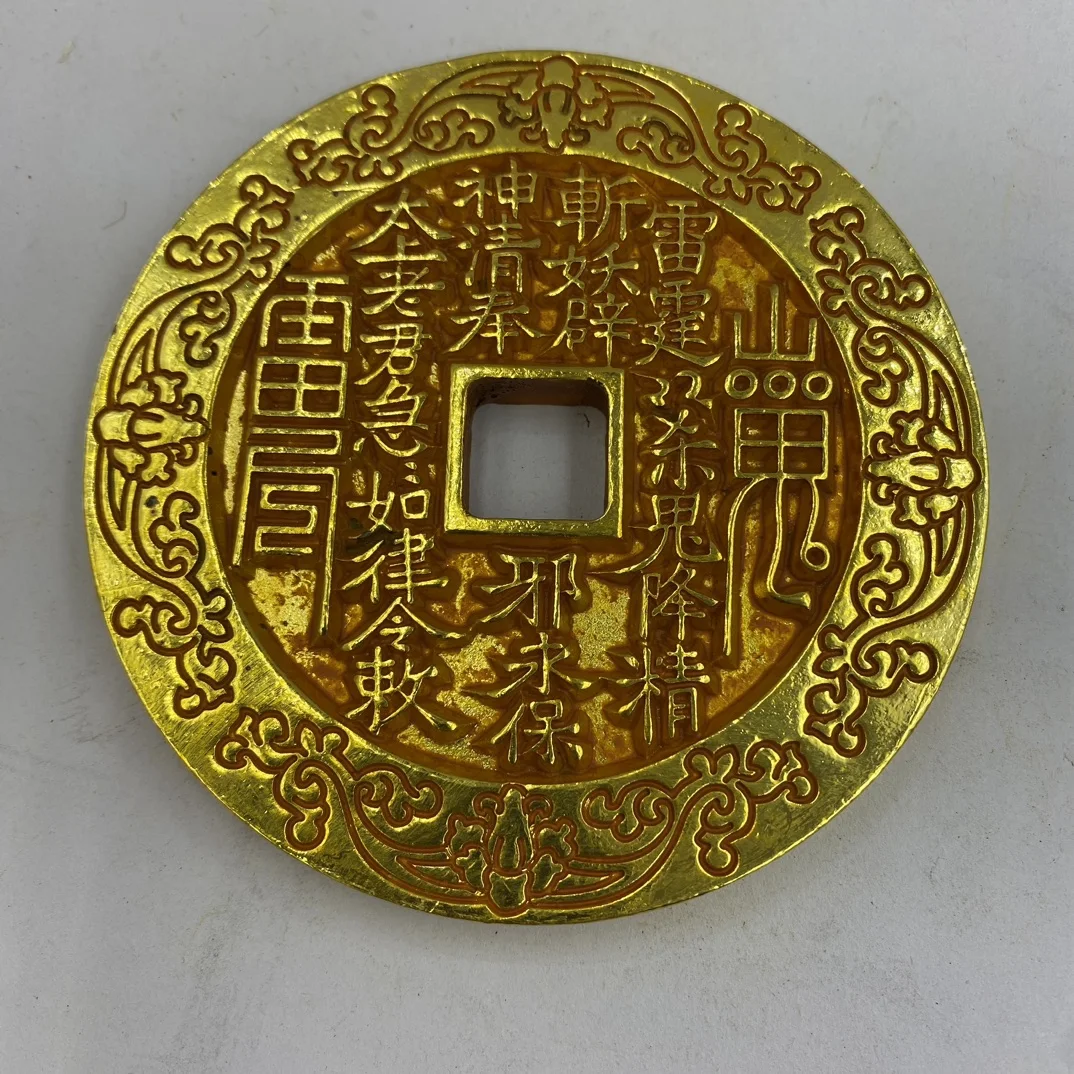 

Classic Home Crafts Pure Copper Gilded Mountain Ghost Coins Finely Crafted With Beautiful Appearance Suitable For Decoration