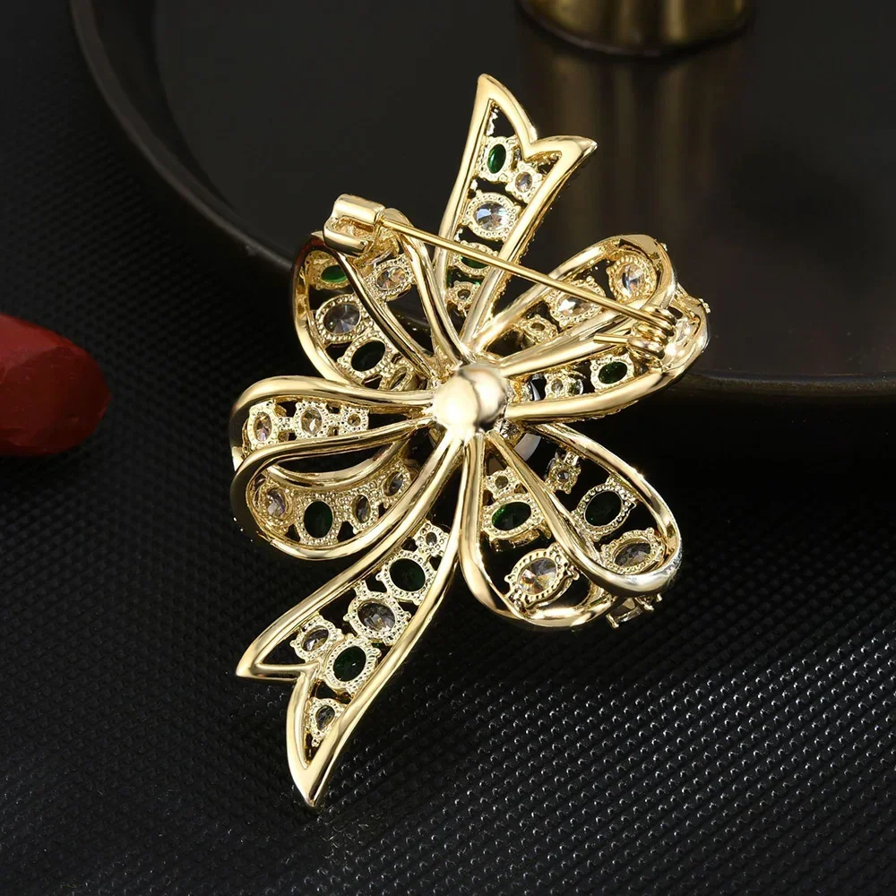 Hollow Inlaid Zircon Bow Brooch Elegant Freshwater Pearl Bowknot Corsage High-quality Women's Brooches for Clothes Decor