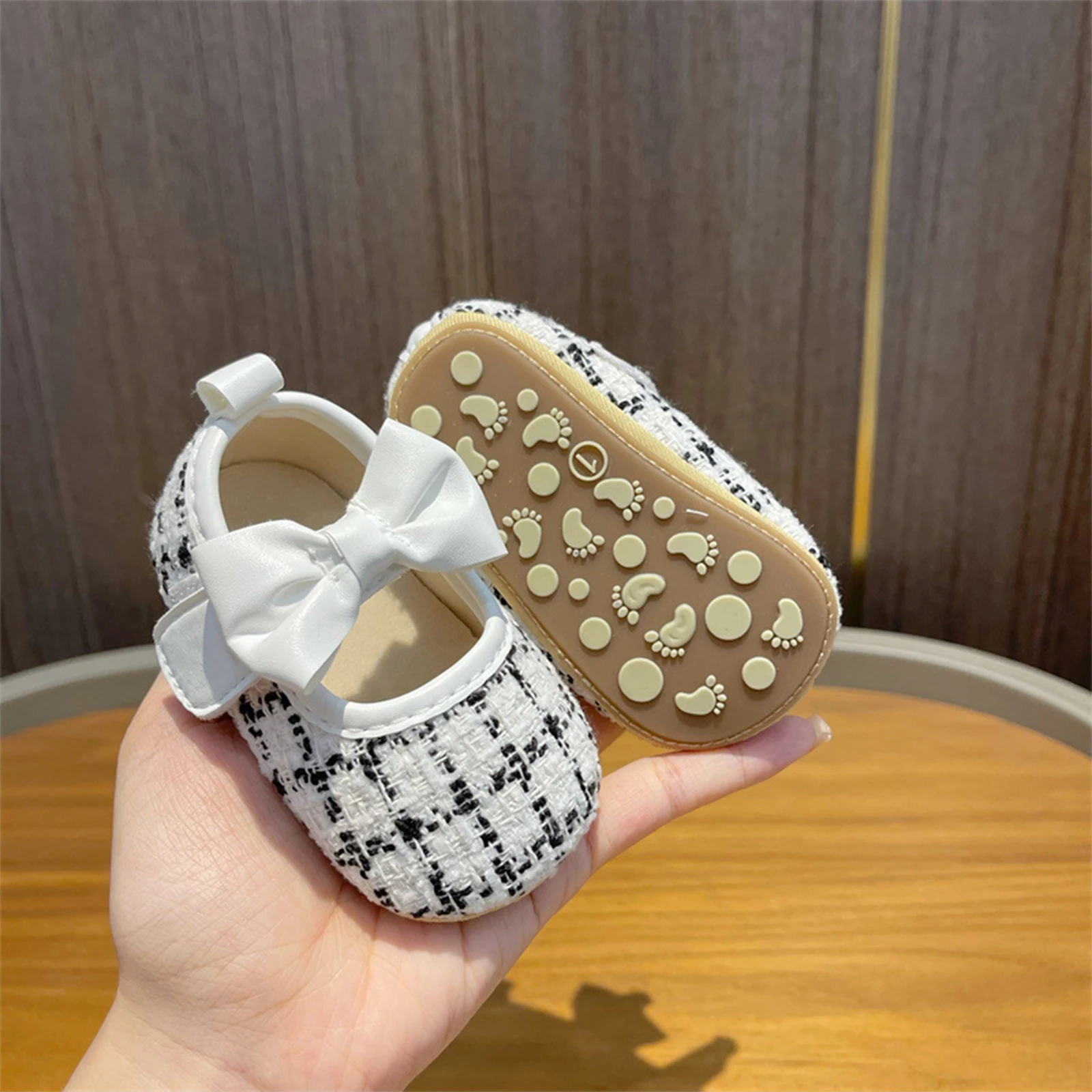 BeQeuewll Cute Baby Girls Shoes Princess Infant Mary Jane Flats Crib Shoes Dress Non-Slip Prewalkers Infants baby shoes children flats