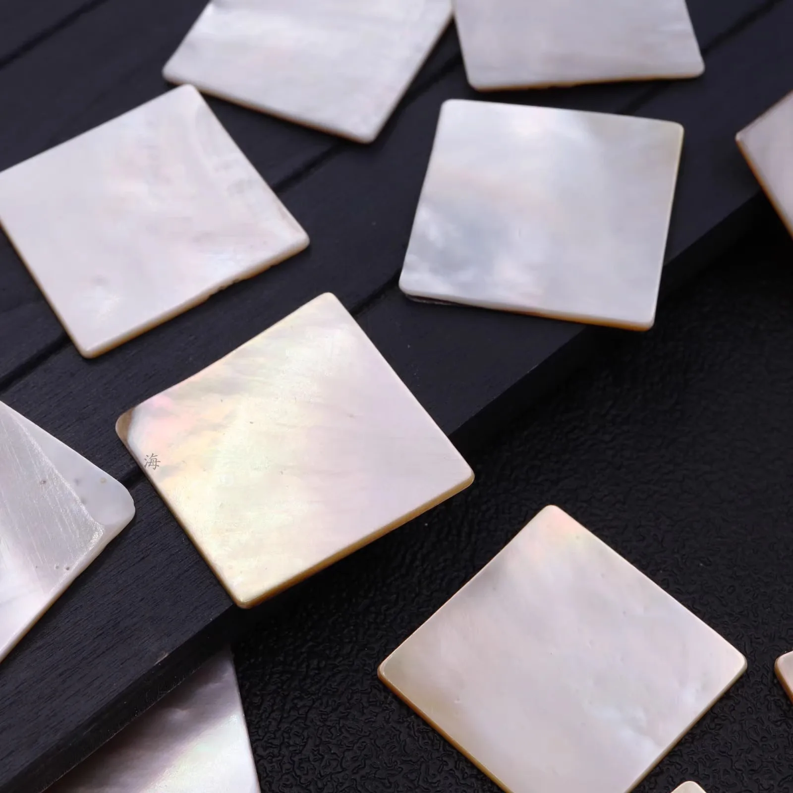 Natural Freshwater Mother of Pearl Shell DIY Ornaments Accessories And Wood Inlay Carved Material Primary Color Plate 20PCS natural shell ornaments