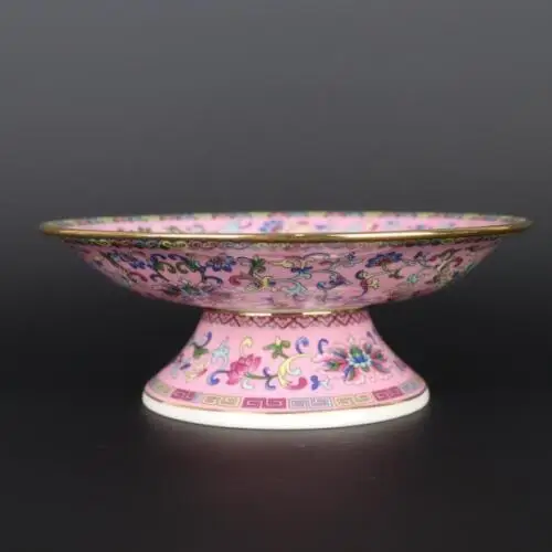 

Chinese Pink Famille Rose Porcelain Qing Qianlong Lotus Design Fruit Plate 7.6"