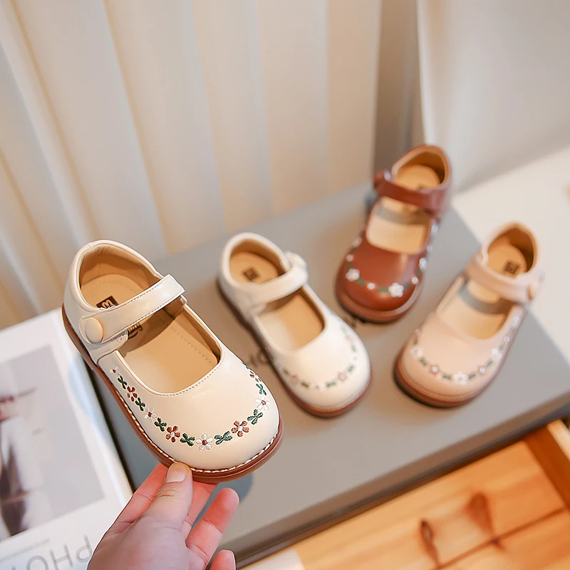 2023 Children Fashion Girls Casual Shoes Drop Shipping Simple Non-slip Kids Shoes PU Round-toe Shallow Leather Shoes Embroidery