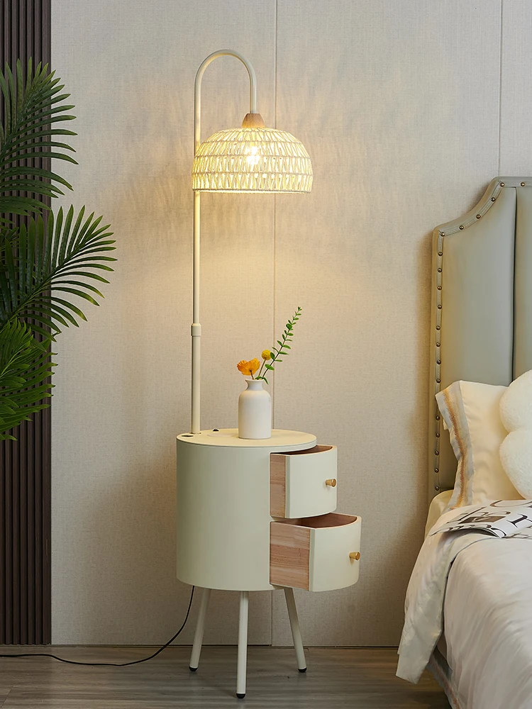 

Напольная Лампа, дизайнерский светильник для гостиной, дивана, спальни, интеллектуальная атмосфера, вертикальная настольная лампа
