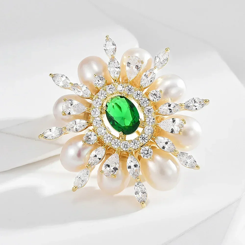 Emerald Crystal Sunflower Pearl Brooch Pins Charm Inlaid Rhinestone Brooches for Women Luxury Design Jewelry Wedding Gifts