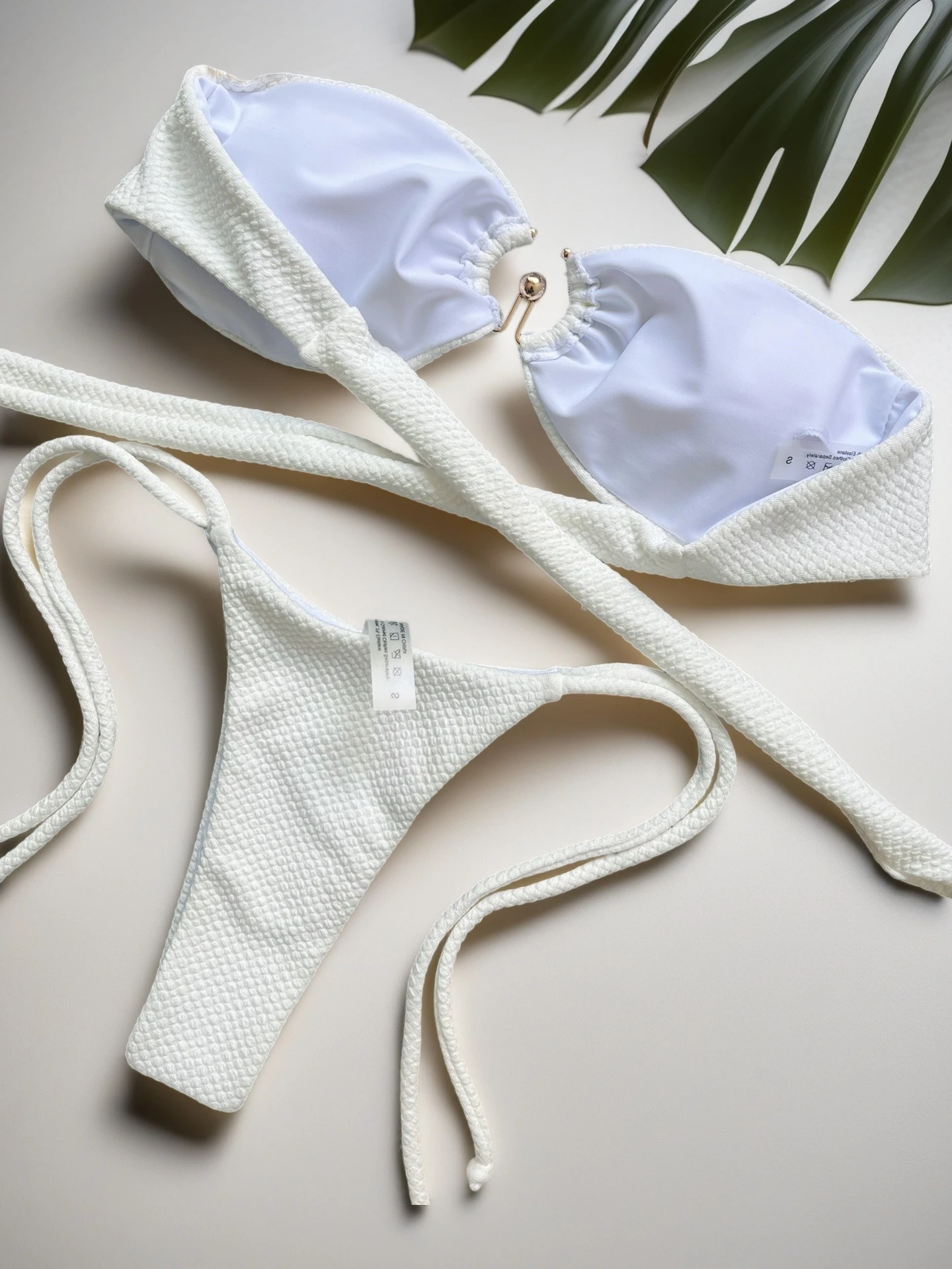 Visualizzazione del bikini - modello indossa