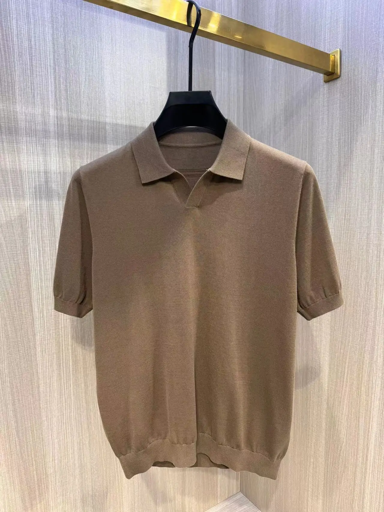 thumbnail image 1 of Camisa de punto de manga corta con solapa sin botones y manga corta para hombre de alta gama Zz de primavera y verano, 1 of 4