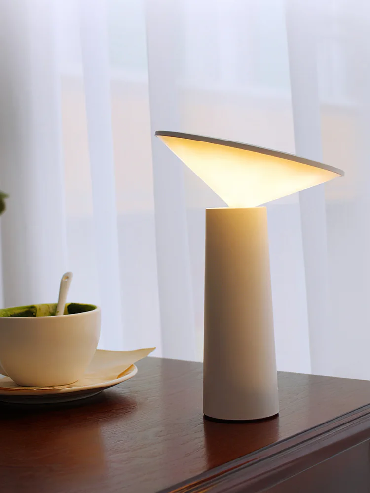 

Eye protection, reading desk lamp, three-color rotating lamp, head charging, study lamp, dormitory reading night light