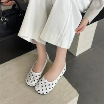 Women's Ballet Flats Vintage Polka Dot Tabi Shoes Soft Comfy Slip-on Loafers Casual Daily Round Toe Flat Shoes