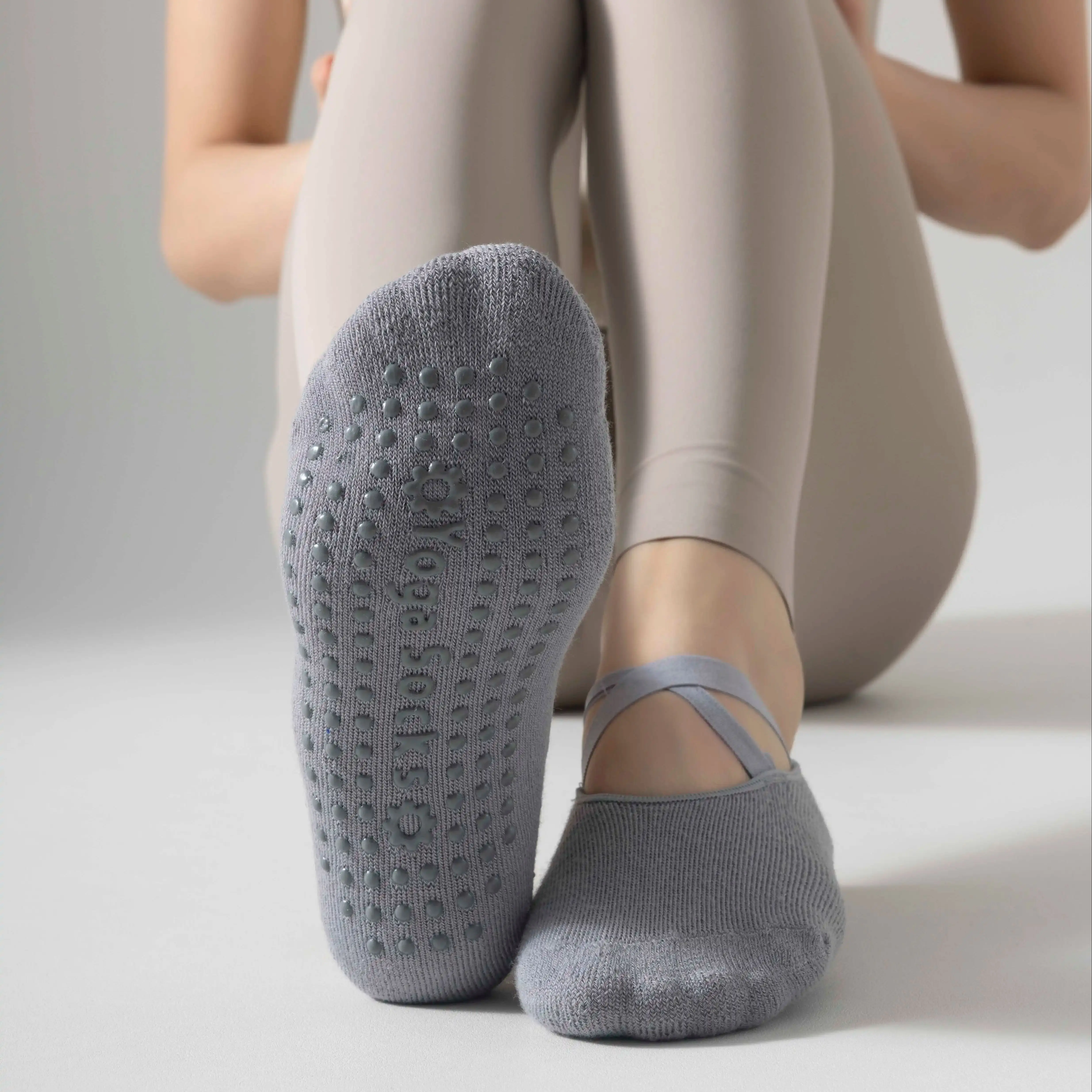 Yoga socks, autumn and winter thickened anti slip socks, Pilates women's indoor floor dance socks for beginners