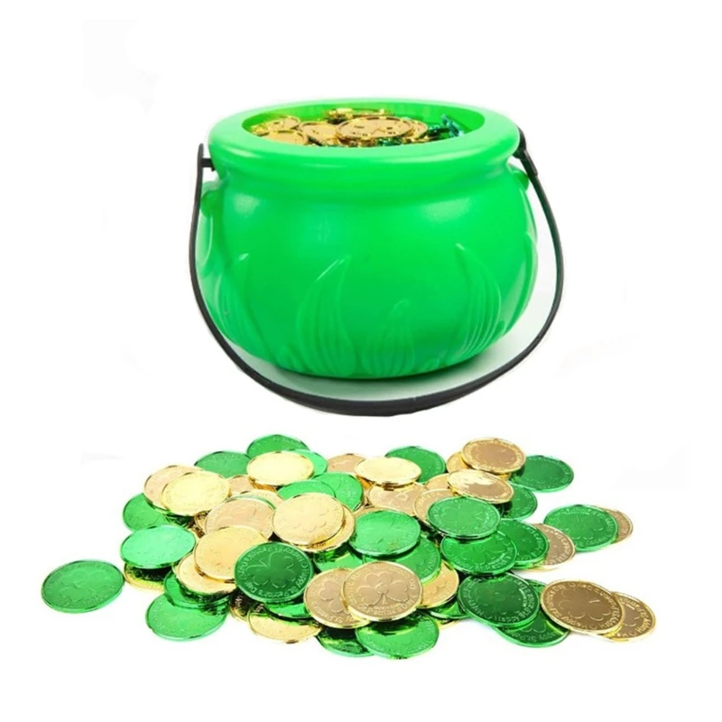 

Стильный контейнер с коллекцией котлов ко Дню Святого Патрика в ирландском стиле