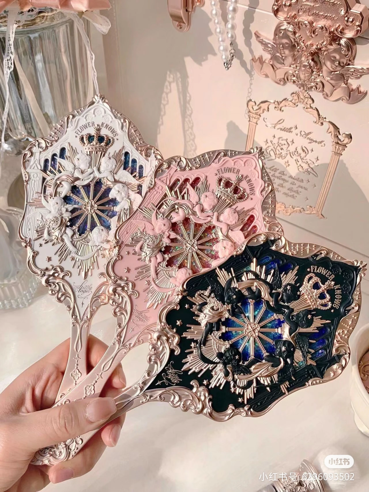 

Flower Knows Little Angel Series Hand Holding Mirror 3 Types Exquisite Relief Makeup Tools